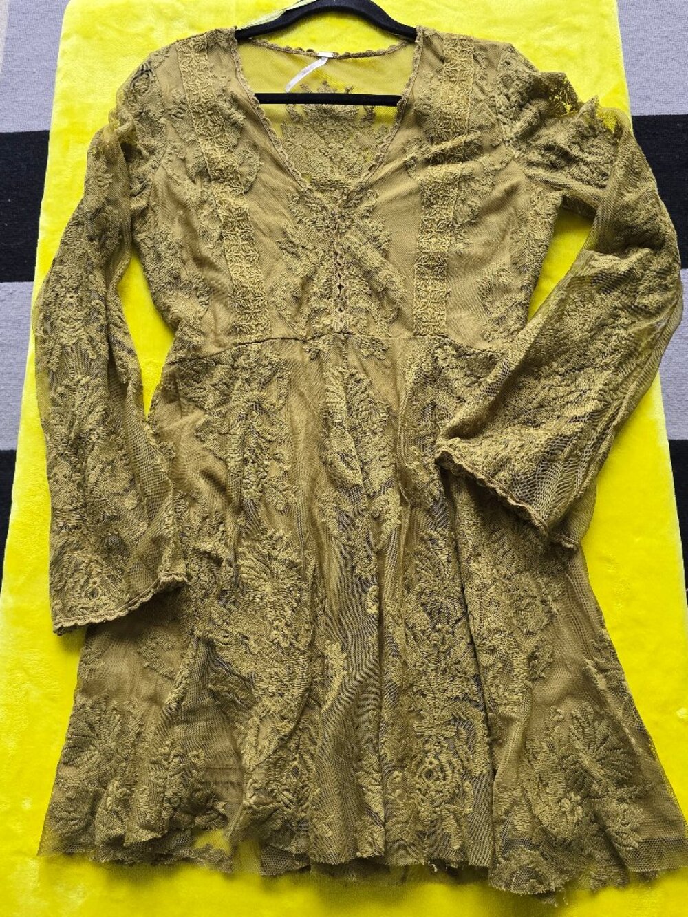 FREE PEOPLE Lace long sleeve mini size 6